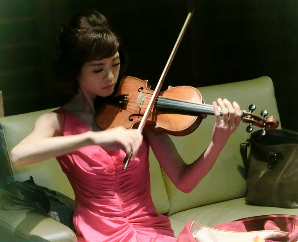 小提琴演奏家.易心瑜老師造型2.jpg